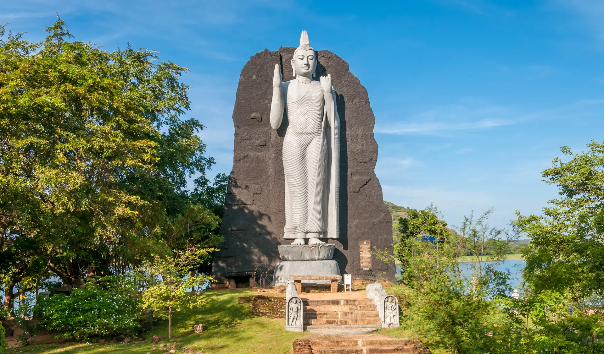 Aukana Buddha