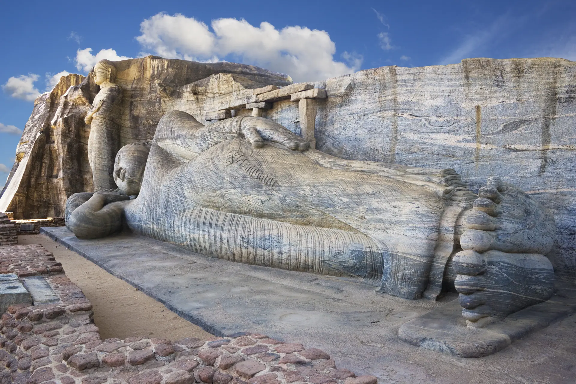 Reclining Buddha, Gal Vihara