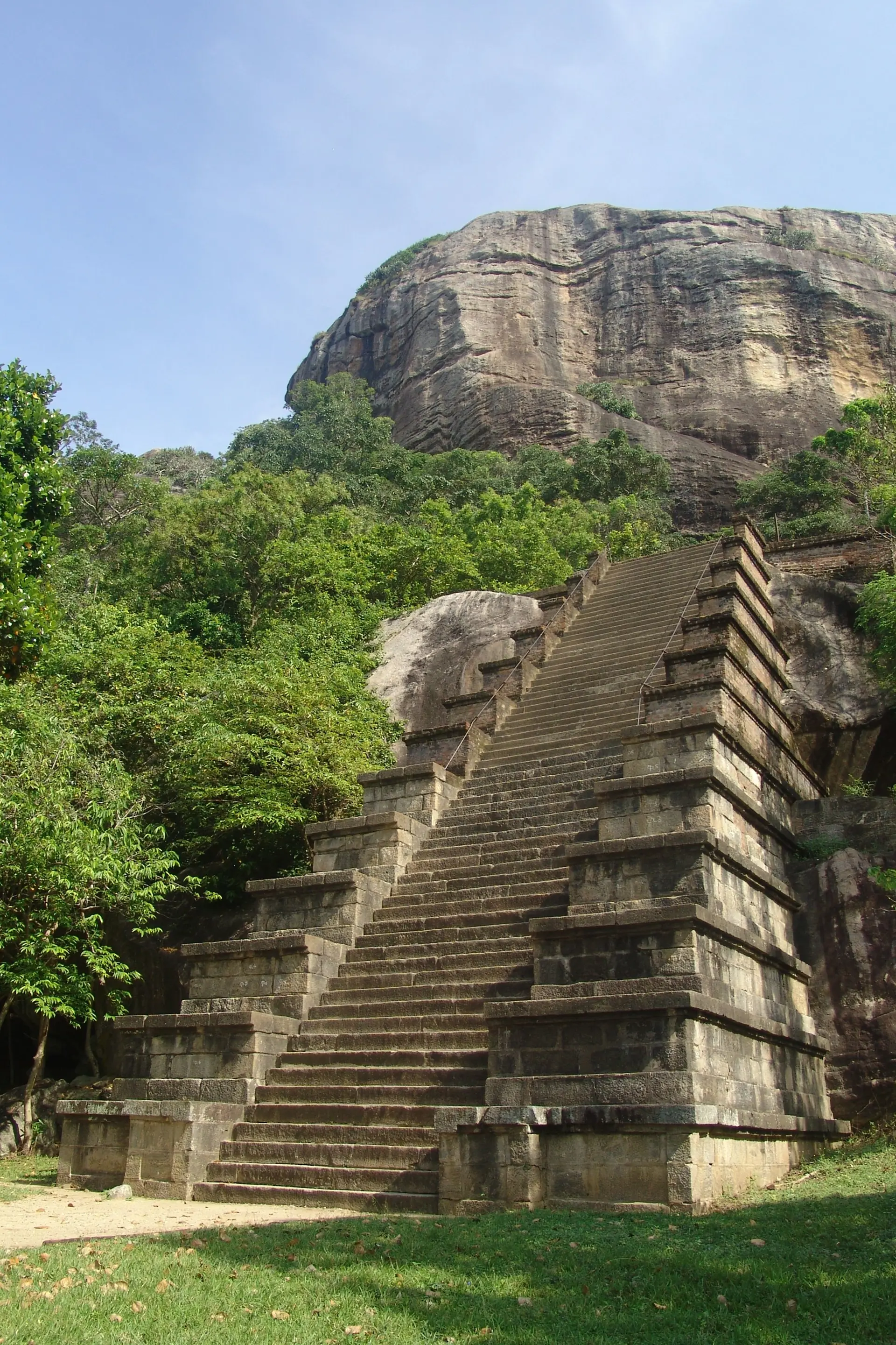 Yapahuwa rock fortress